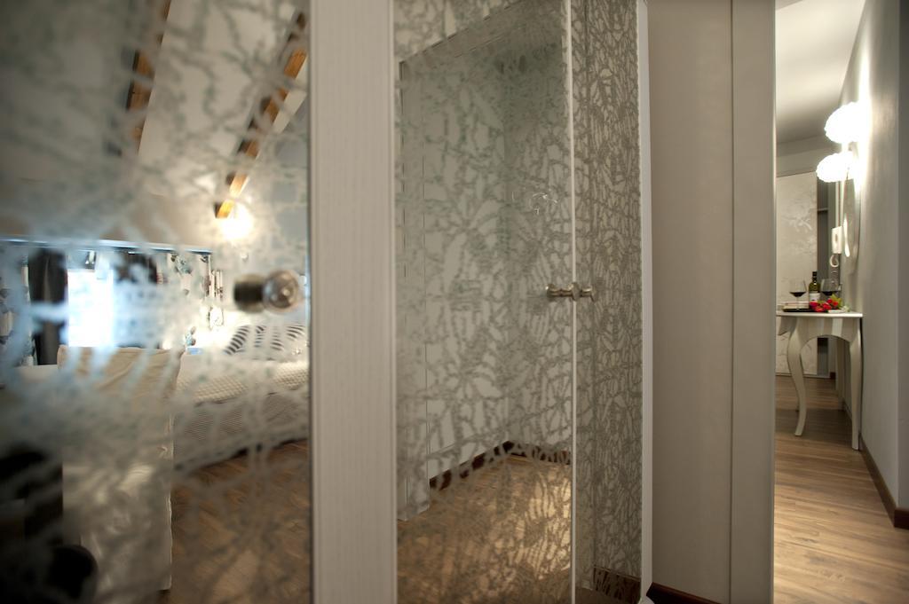 Vinoteca La Sacrestia Bed & Breakfast Alba  Rom bilde