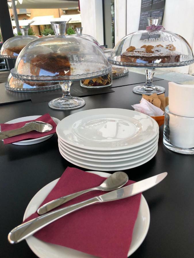 Vinoteca La Sacrestia Bed & Breakfast Alba  Eksteriør bilde